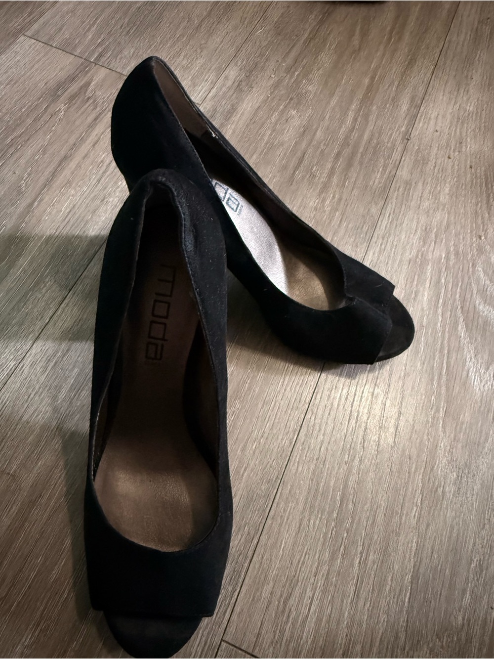 Moda Black Suede Peep-Toe Heels
